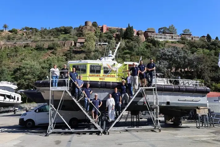 Le SDIS 06 confie l�entretien de ses vedettes � notre chantier naval � Mandelieu